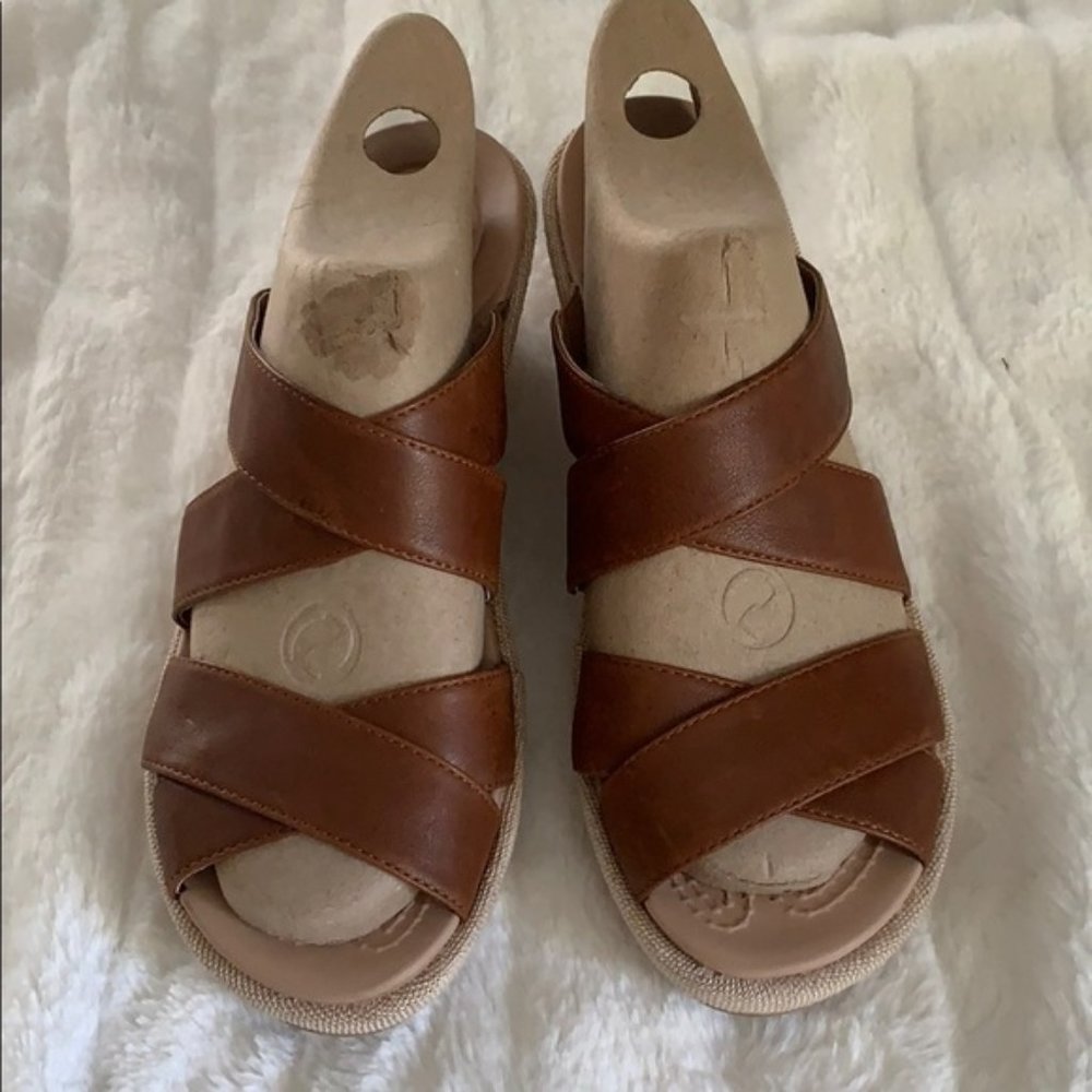 Crocs Dual Comfort wedge sandals 9